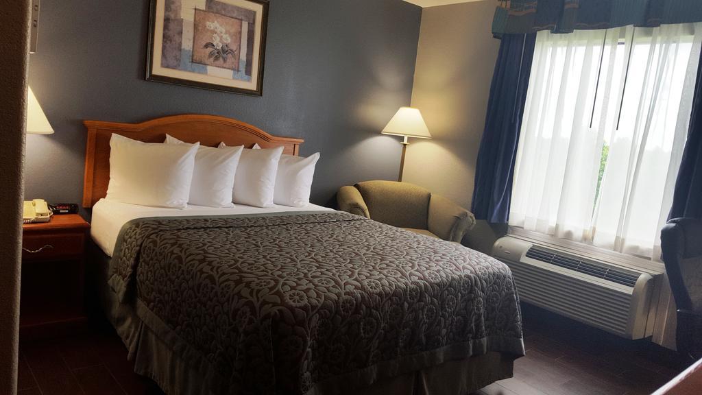 Days Inn By Wyndham Galliano La Extérieur photo